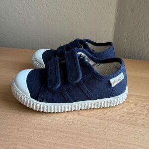 Victoria boys navy canvas straps sneakers size 6 made in Spain